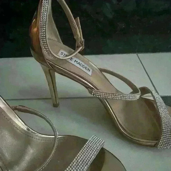 Steve Madden open toe silver crystal beaded heels with gold accents in  size 8 - Picture 2 of 7